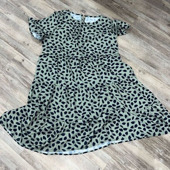 Dress   - Picture 1 of 1